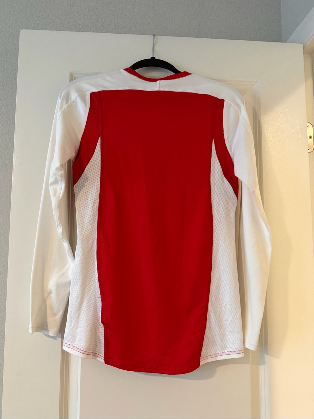 Nike UNLV dri-fit long sleeve shirt - Picture 4 of 5